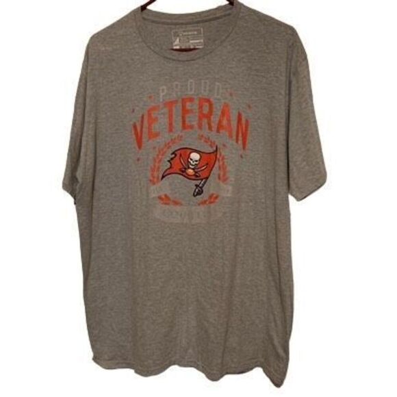 Tampa Bay Buccaneers Proud Veteran Size XL T-Shirt - Picture 1 of 4